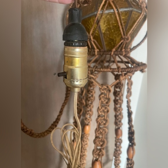 Vintage macrame flower pot holder with light - Picture 5 of 7